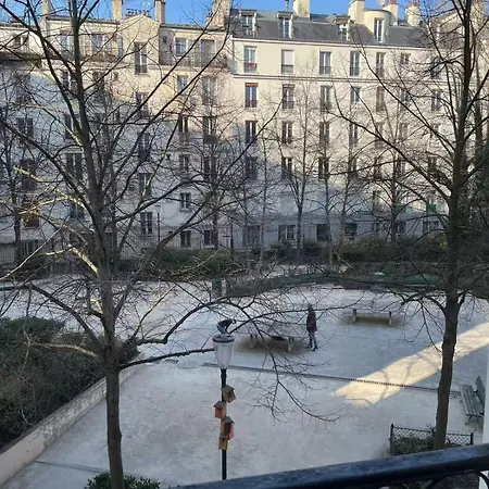 11th Arrondissement Homey Warm *