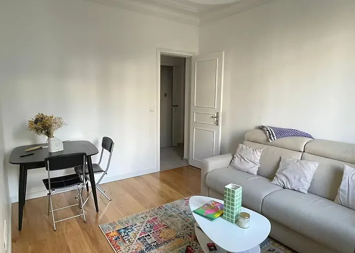 11th Arrondissement Homey Warm * Παρίσι
