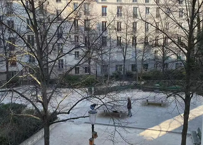 11th Arrondissement Homey Warm *